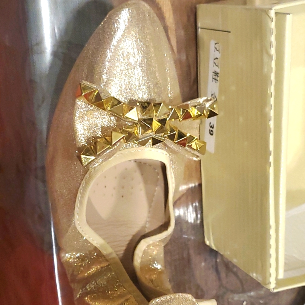 💛Shoes💛 Guansitu Foldable Ballet size 39 TIEKS Inspired Flats. Beautiful gold